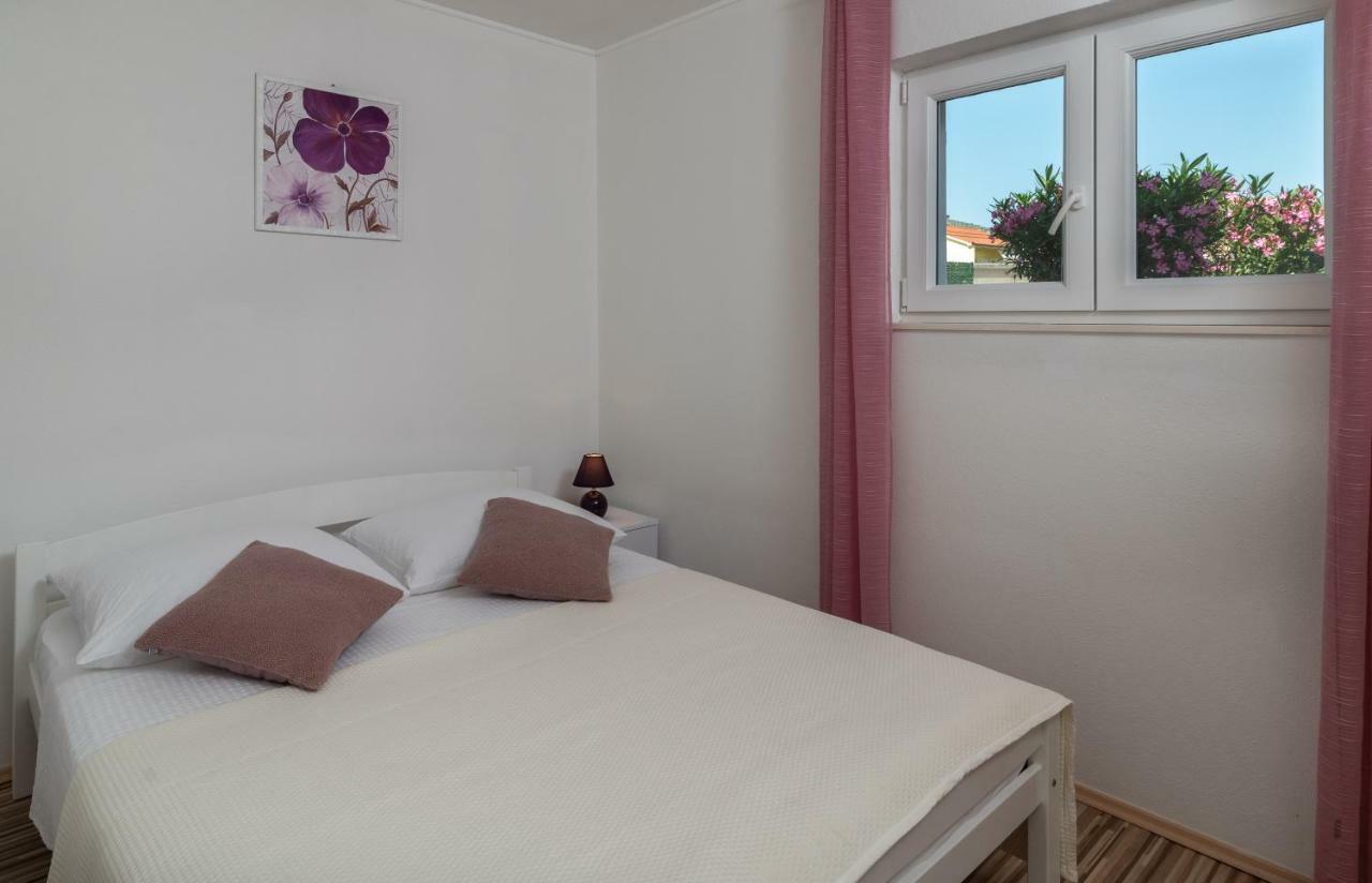 Apartment Nives Trogir Zewnętrze zdjęcie