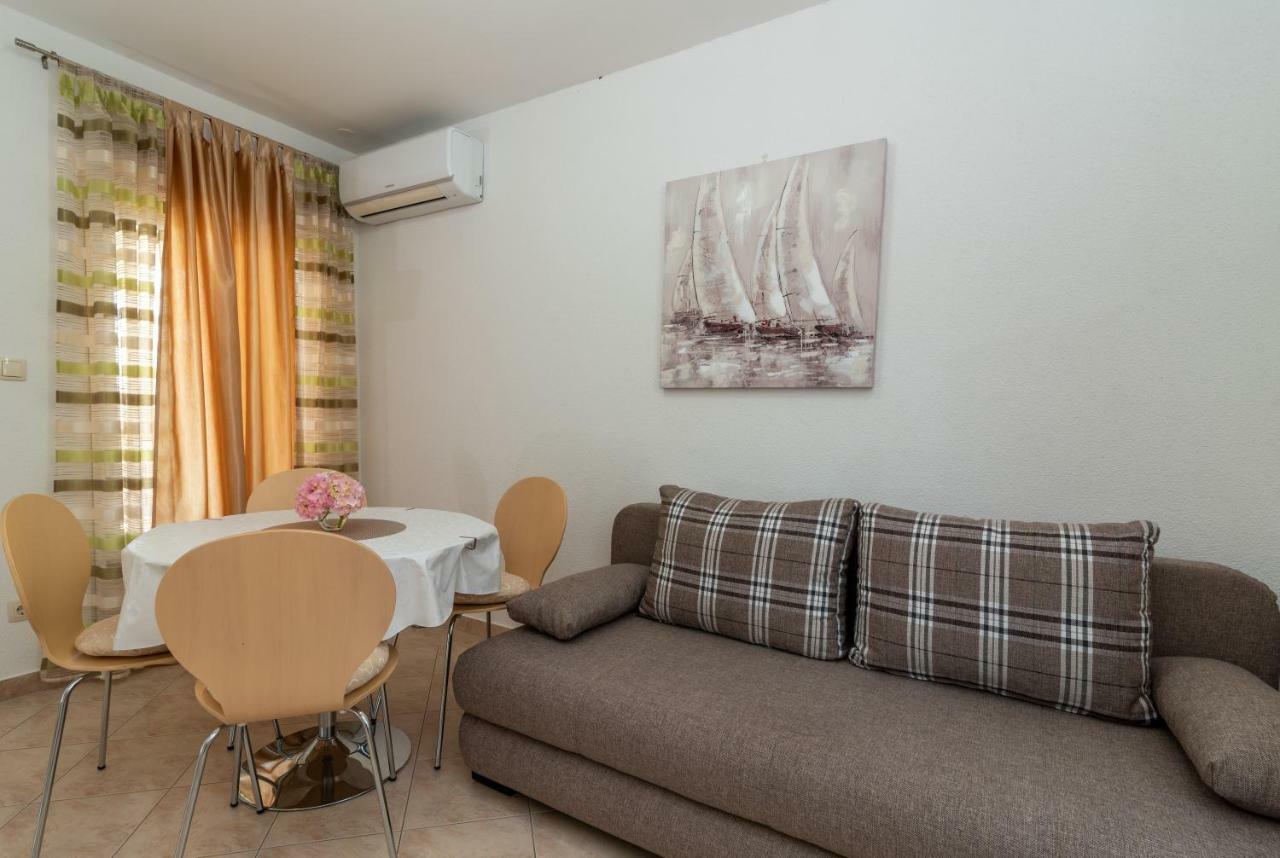 Apartment Nives Trogir Zewnętrze zdjęcie